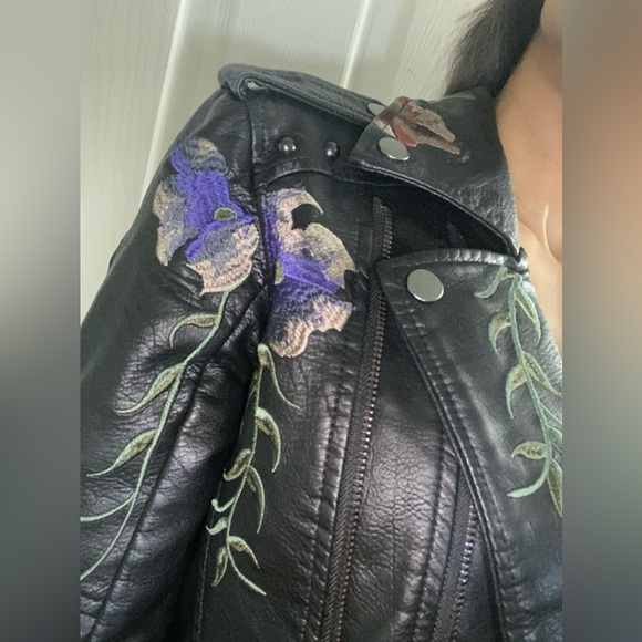 🌺GREAT CONDITION Colleen Lopez |Faux Leather Jacket | Size: XS | Black/Floral - Picture 7 of 14